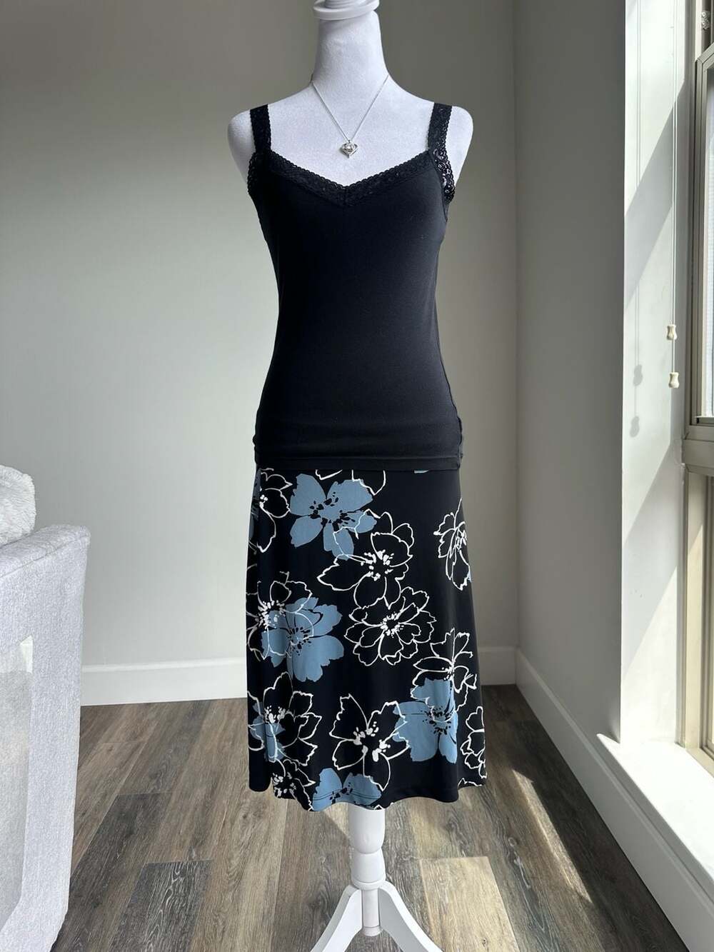 Y2K 2003 The Limited Black and Blue Floral Print Skirt Medium